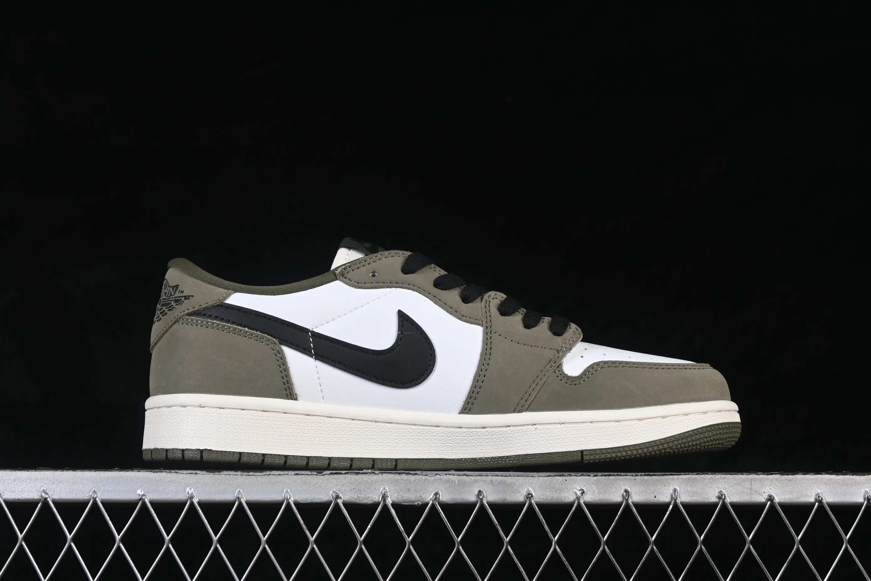 All categories Air Jordan Jordan series basketball shoes Air Jordan 1 Low Z version Travis Scott x Air Jordan 1 Low OG AJ1 Joe 1 undercut low top HQ6998-200